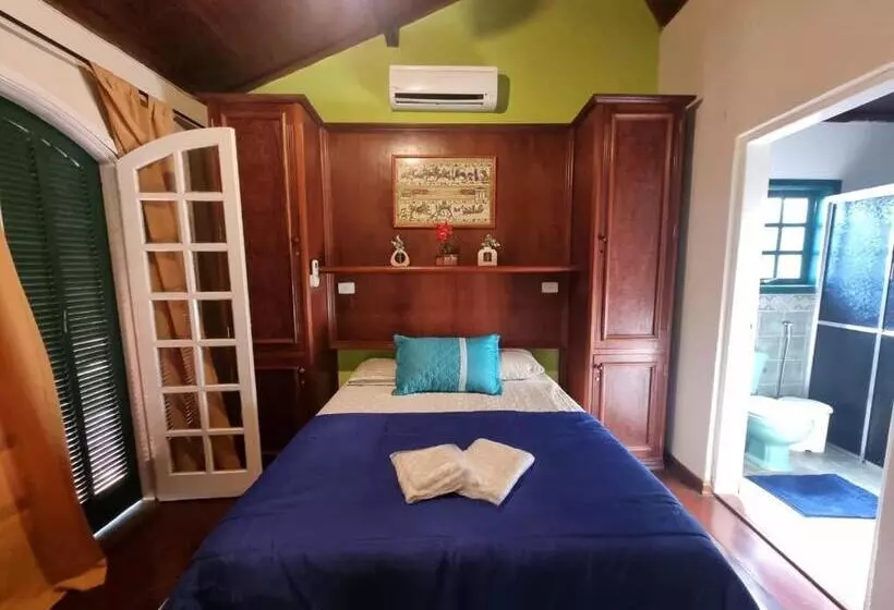 ユースホステル Cabanas Espada De São Jorge