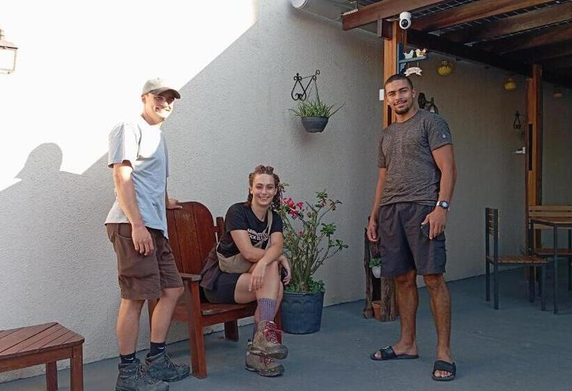 Angatu Hostel Service