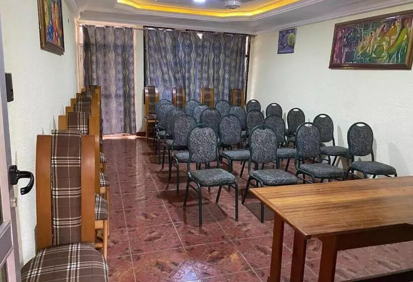 Hotelli Ceder Crescent