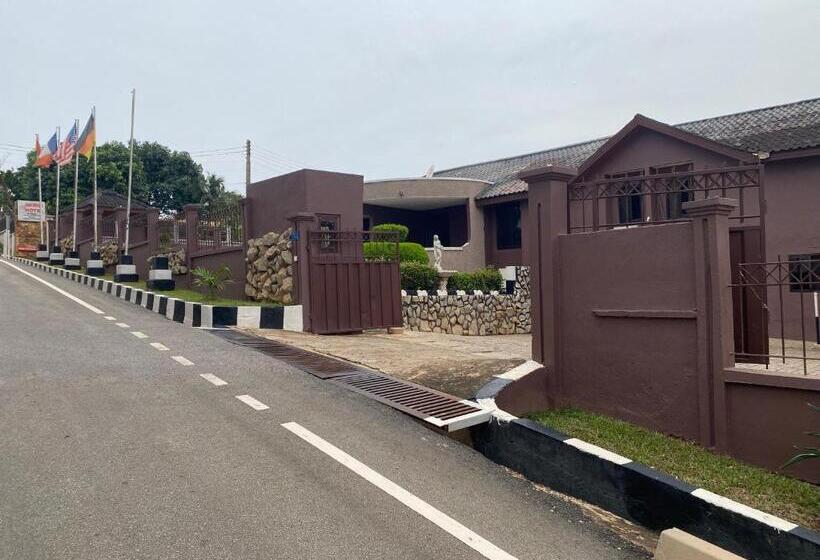 בית מלון כפרי Ceder Crescent