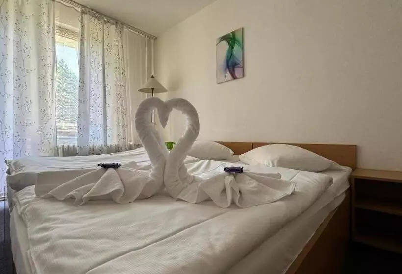 Hotelli Garni Fontána