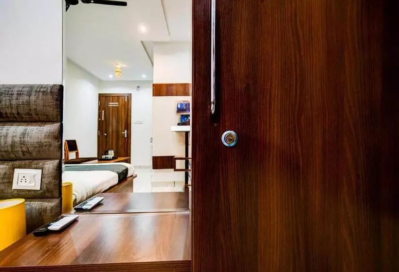 Super Hotel O Green Wood