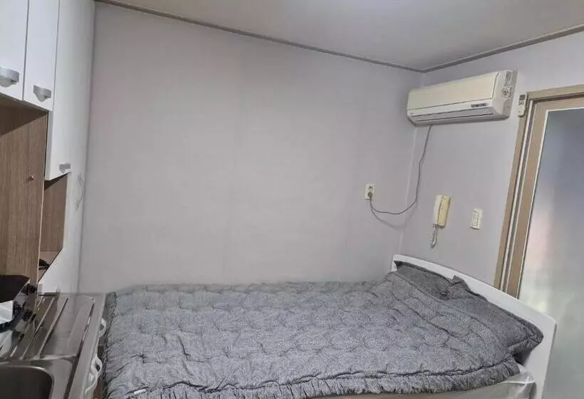 پانسیون Petit House