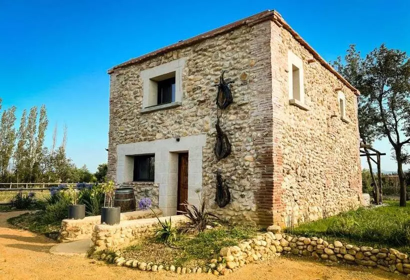 Majatalo Au Milieu Des Vignes