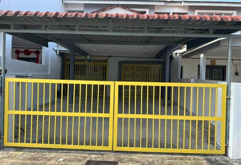 بنسيون Batang Kali Home Stay On The Hill