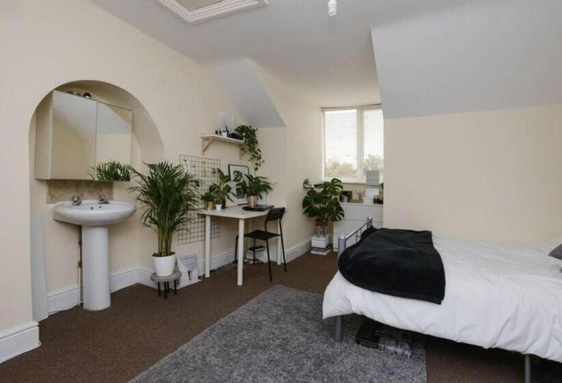 膳宿费 Kasu Lodge   Sneinton, Nottingham