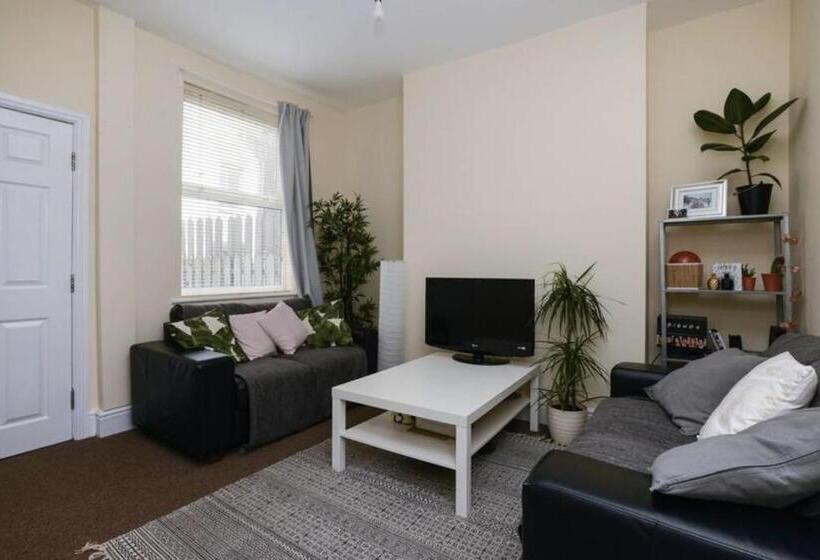 膳宿费 Kasu Lodge   Sneinton, Nottingham