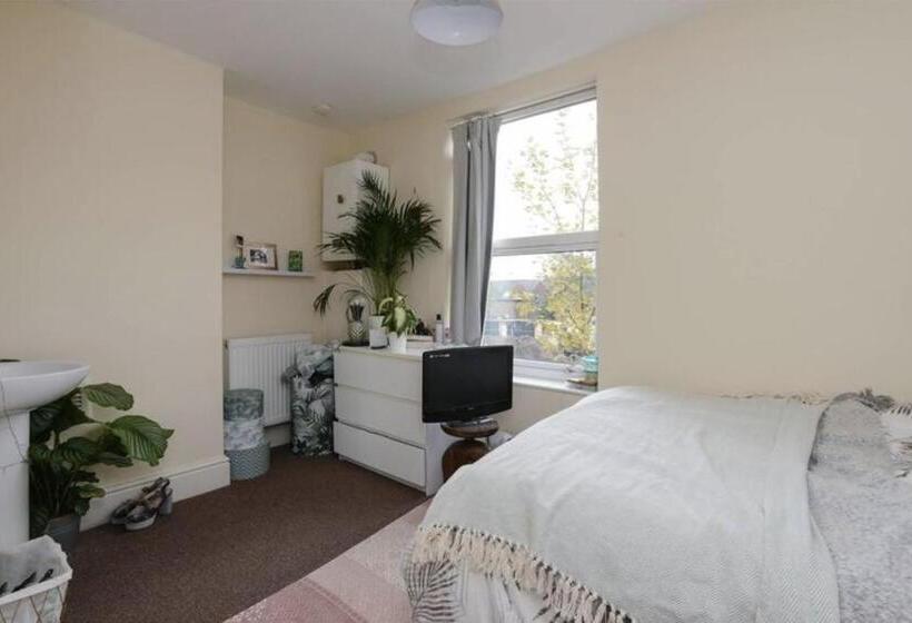 膳宿费 Kasu Lodge   Sneinton, Nottingham