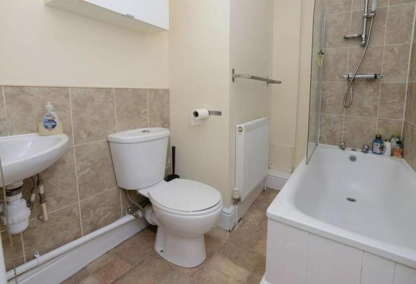 膳宿费 Kasu Lodge   Sneinton, Nottingham