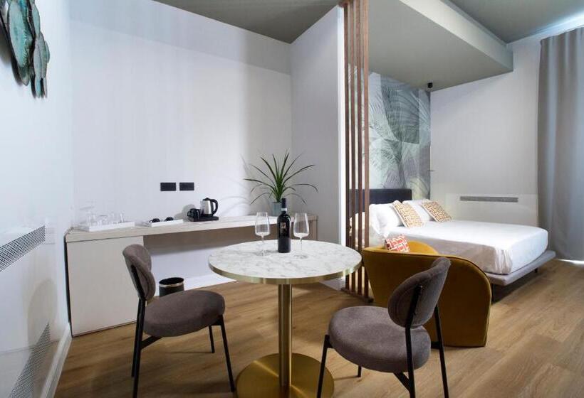 Vesuvius Palace Apart