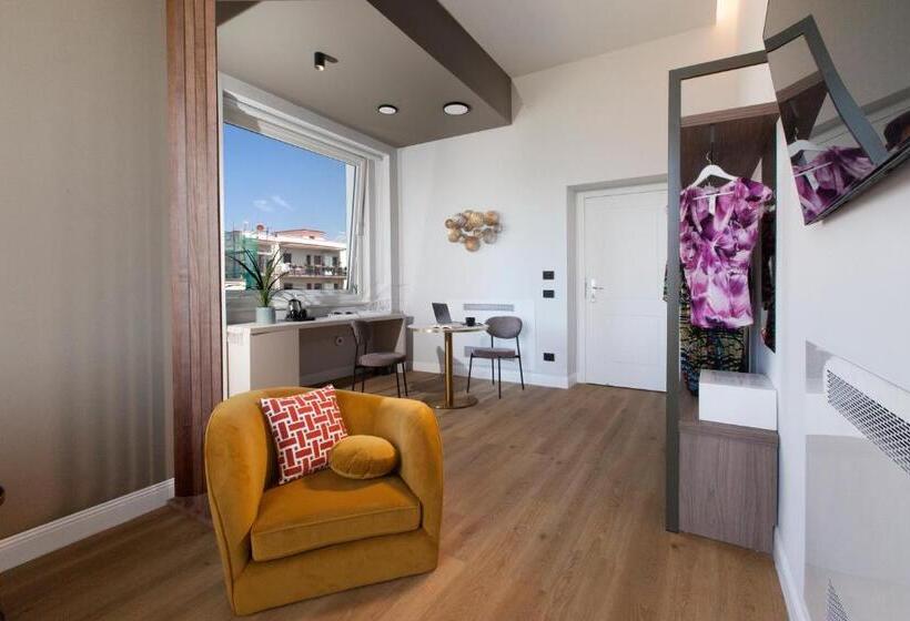 Vesuvius Palace Apart