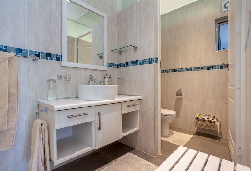 تختخواب و صبحانه 49oncherry