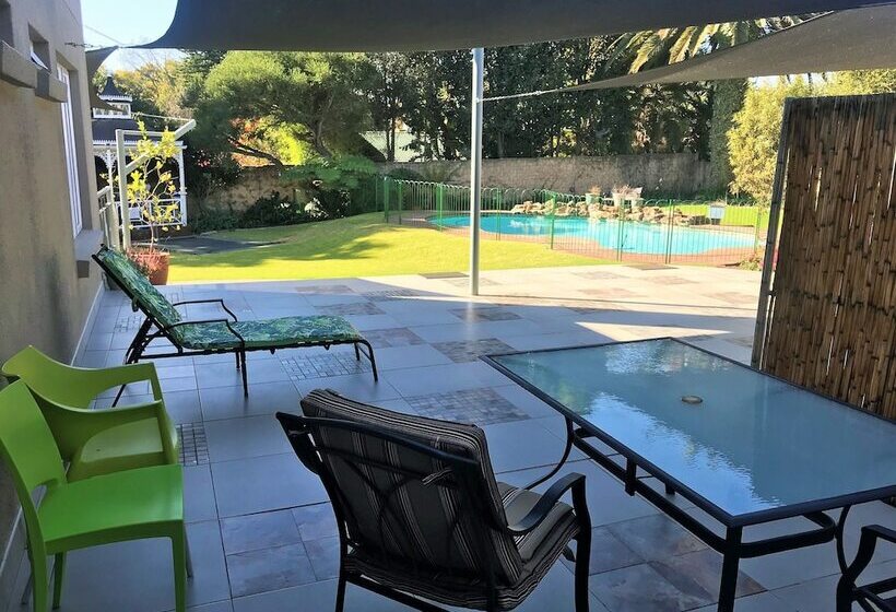 تختخواب و صبحانه 49oncherry