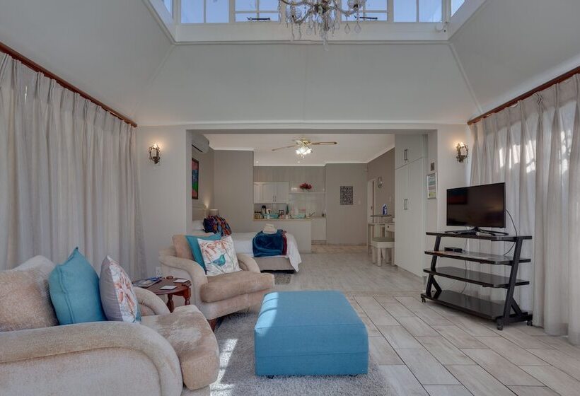 تختخواب و صبحانه 49oncherry