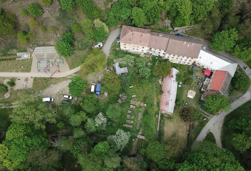 مبيت وإفطار Cesta