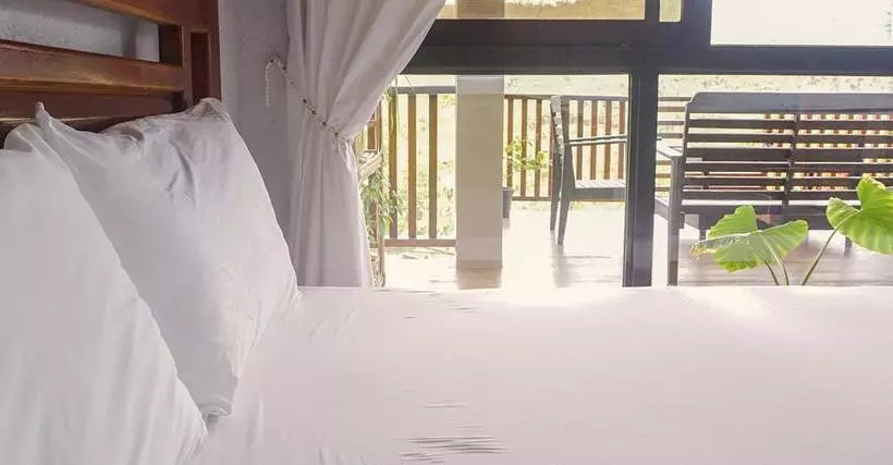 ベッドアンドブレックファースト B&r Hostel Nagtabon