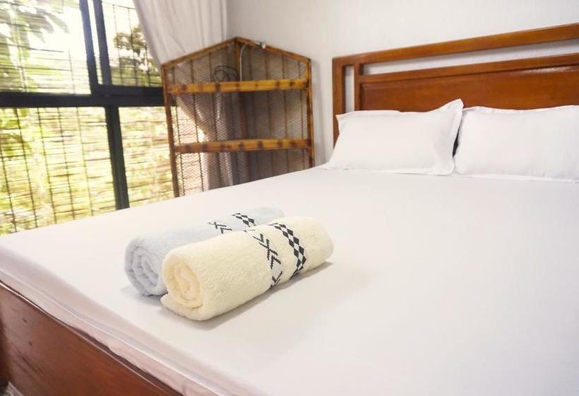 Bed and Breakfast B&r Hostel Nagtabon