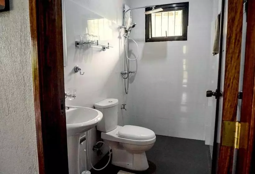 ベッドアンドブレックファースト B&r Hostel Nagtabon