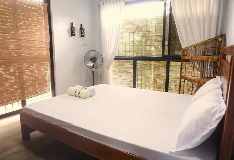 ベッドアンドブレックファースト B&r Hostel Nagtabon