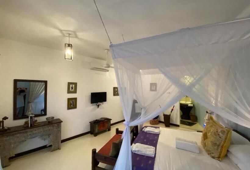 בית מלון כפרי Jafferji Beach Retreat