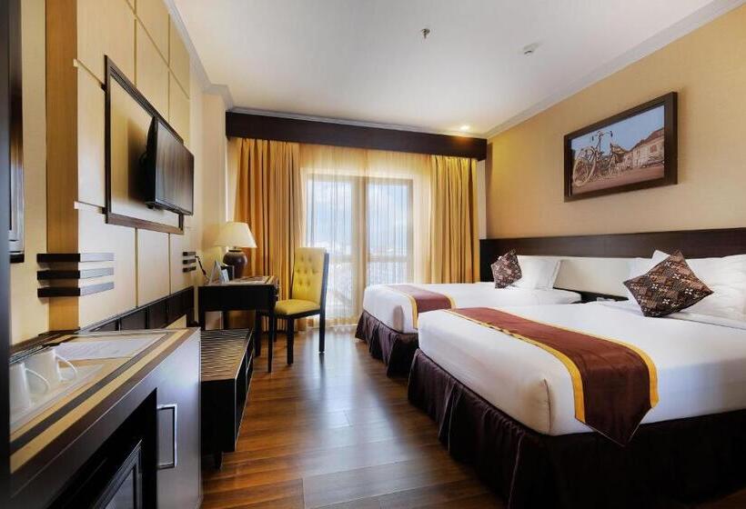 בית מלון כפרי Royal Darmo Malioboro