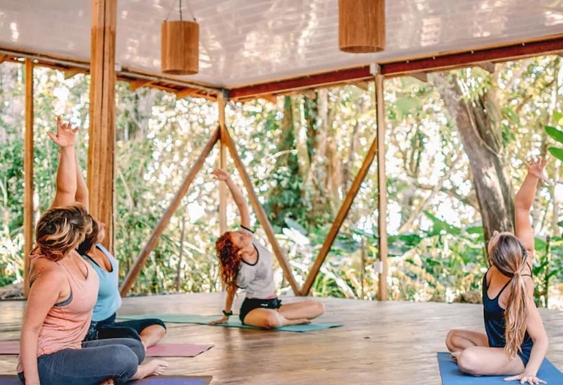 هتل Selina La Fortuna