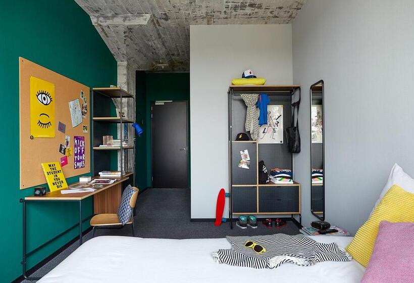 Hotelli The Social Hub Maastricht