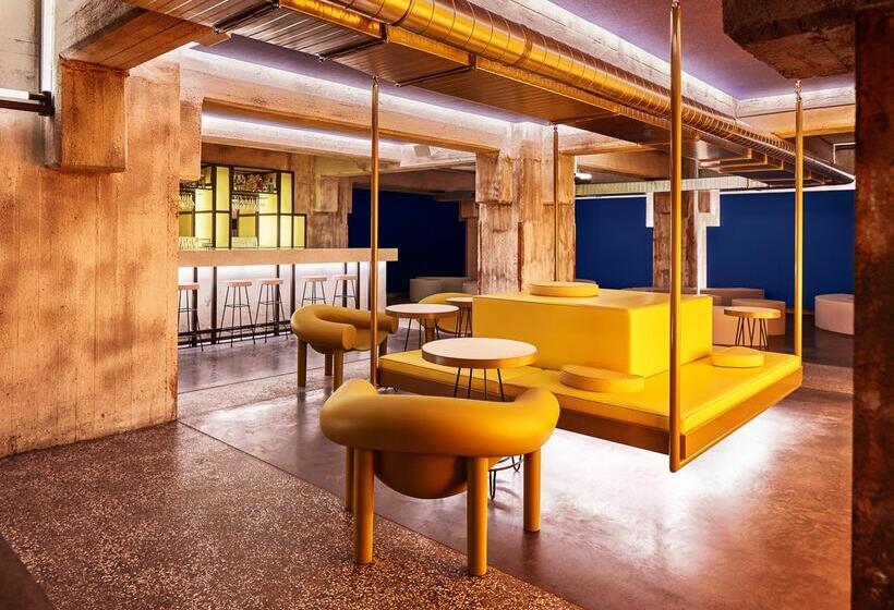 Hotelli The Social Hub Maastricht