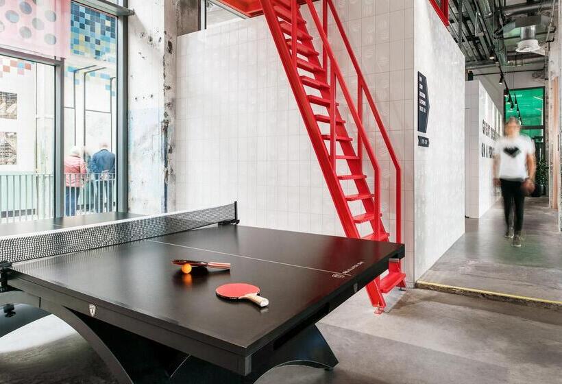 Hotelli The Social Hub Maastricht
