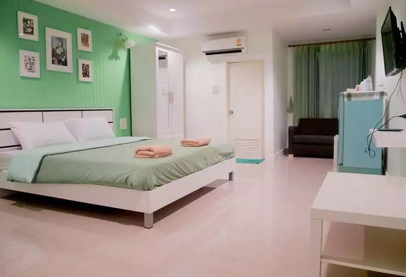 Hotelli Uj Apartment