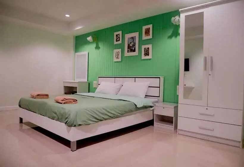 Hotelli Uj Apartment