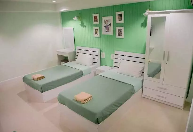 Hotelli Uj Apartment