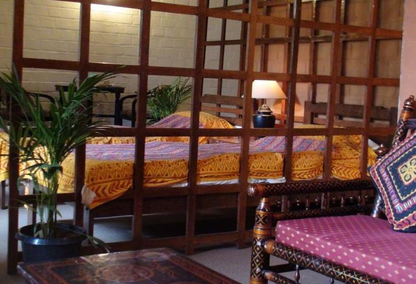 استراحتگاه The Village