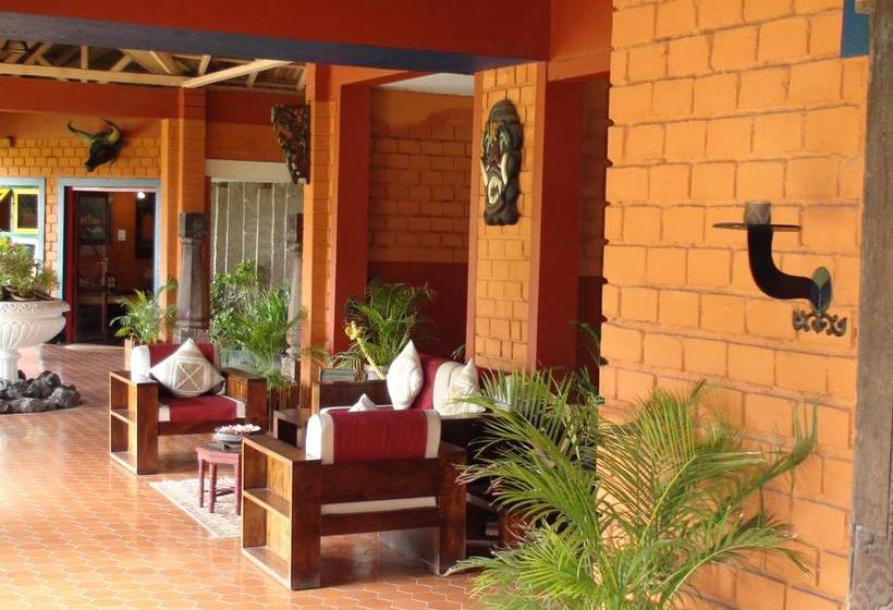 استراحتگاه The Village