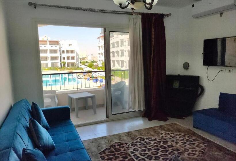 شالية قرية بالميرا اطلالة مسبح