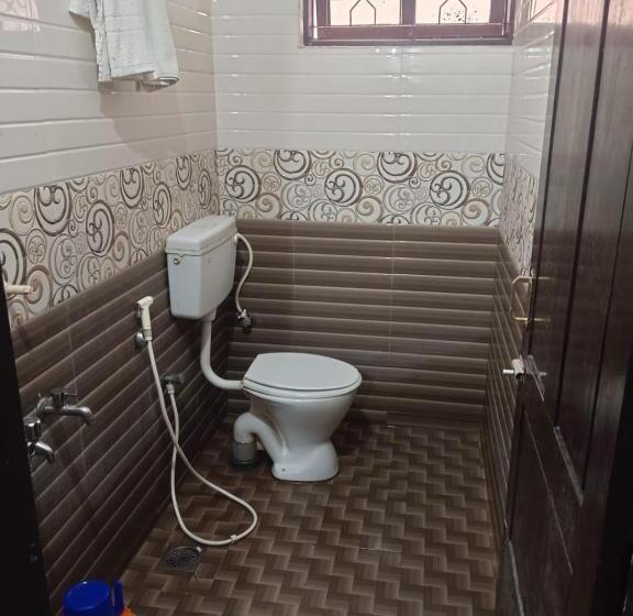 Albergue Sree Balaji Hotel   Lodge