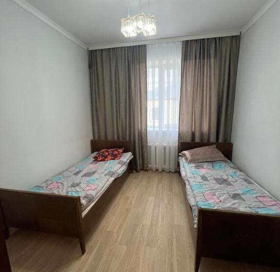 تختخواب و صبحانه House 7