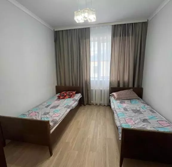 تختخواب و صبحانه House 7