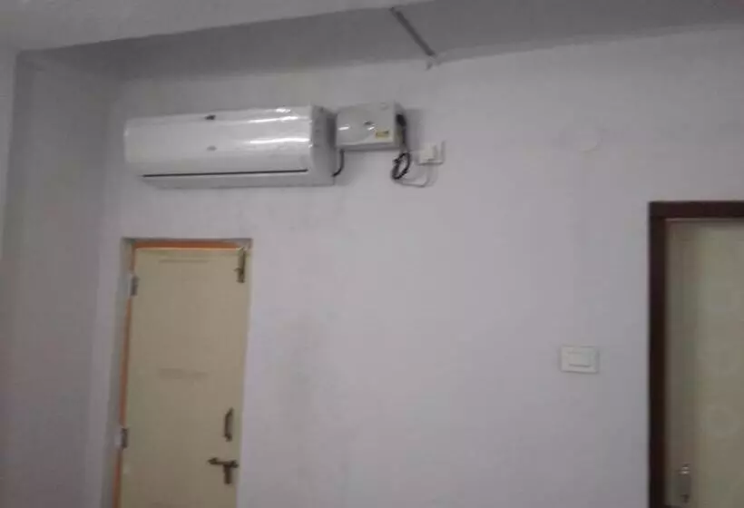 Hotelli Aditya Lodge