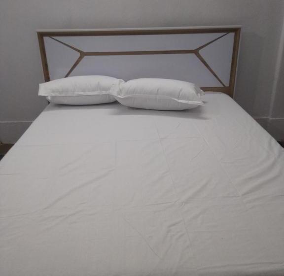 בית מלון כפרי Aditya Lodge