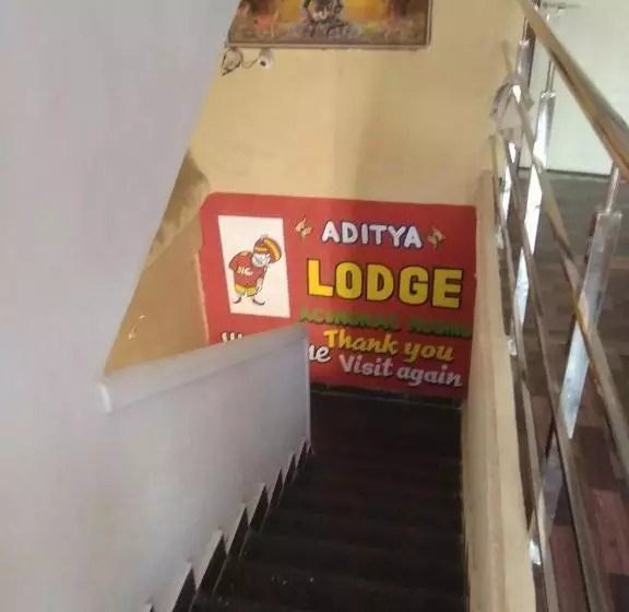 Hotelli Aditya Lodge