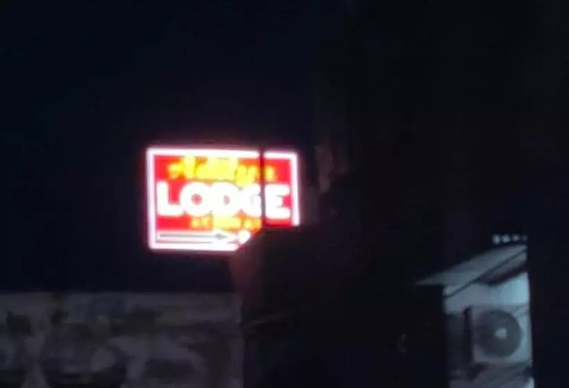 Hotelli Aditya Lodge