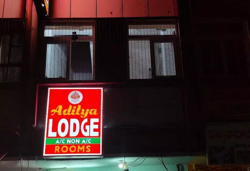 Hotelli Aditya Lodge