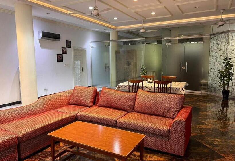 هتل Farm House No 25