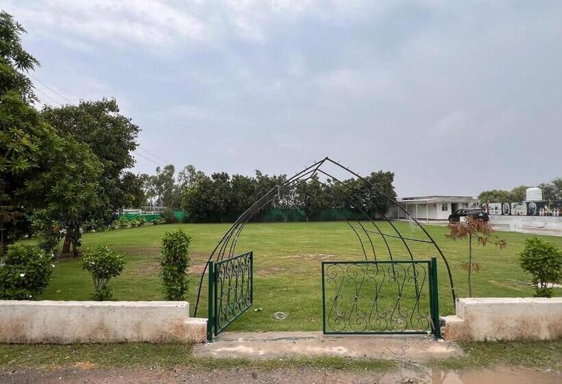 هتل Farm House No 25