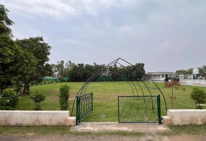 هتل Farm House No 25