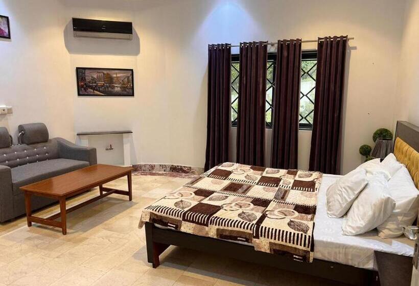 هتل Farm House No 25