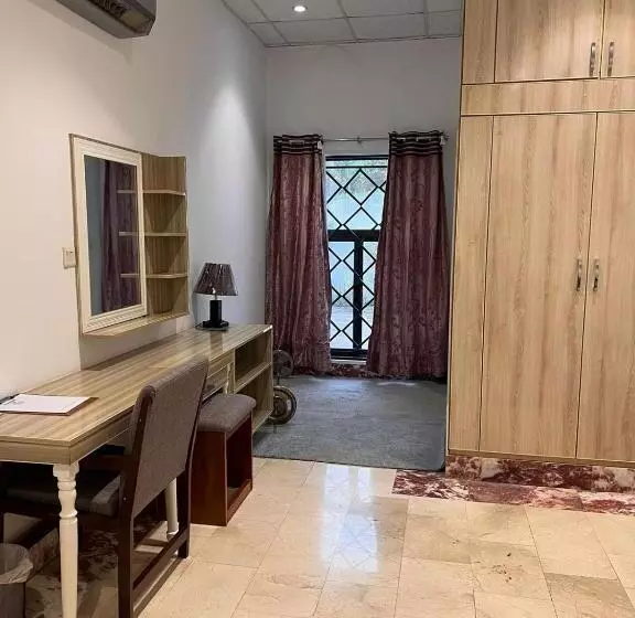 هتل Farm House No 25