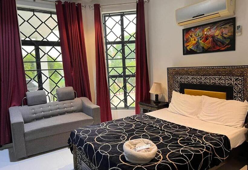 هتل Farm House No 25