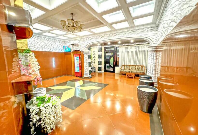 酒店 Grand Bandara